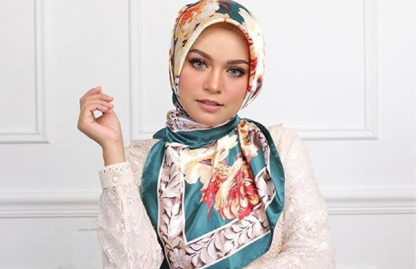 مدل بستن روسری دخترانه بسیار شیک و زیبا برای استایل های خاص