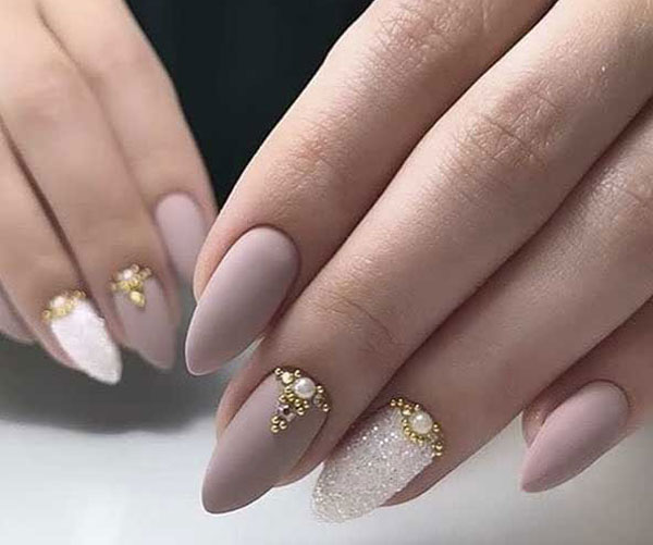 مدل طراحی ناخن جدید شیک و ساده باطراحی متفاوت بسیار زیبا
