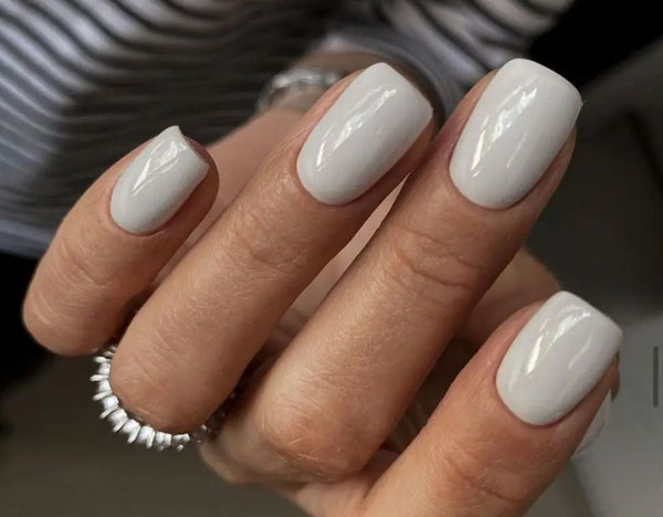 مدل طراحی ناخن ساده شیک برای خانم های باکلاس