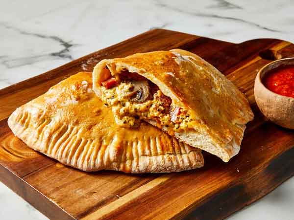 طرز تهیه کالزونه گوشت پیتزا کالزونه چیست طرز تهیه کالزونه مارپیچی طرز تهیه کالزونه مرغ کالزونه گوشت و قارچ ویدیوهای کالزونه