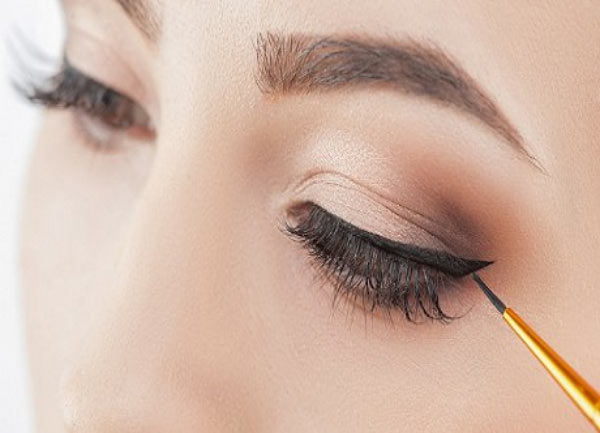 مدل آرایش چشم دخترانه جذاب و بسیار زیبا با سایه های ملایم