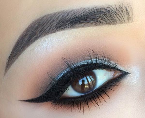 مدل آرایش چشم لایت ساده و ملایم بسیار زیبا و خیره کننده