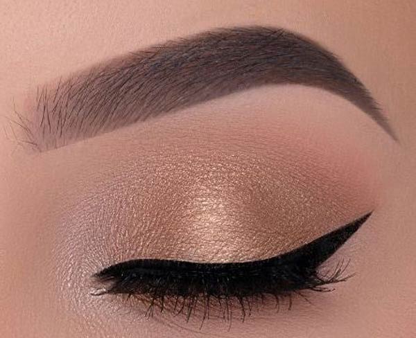 مدل آرایش چشم لایت ساده و ملایم بسیار زیبا و خیره کننده