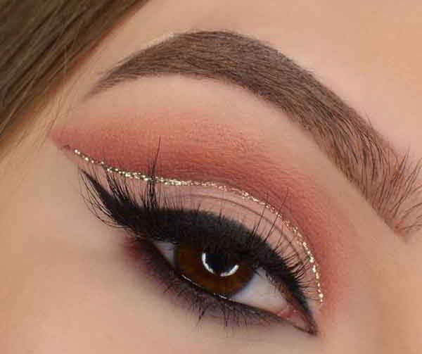 مدل آرایش چشم لایت ساده و ملایم بسیار زیبا و خیره کننده