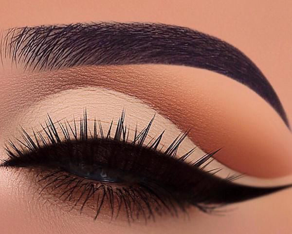 مدل آرایش چشم لایت ساده و ملایم بسیار زیبا و خیره کننده