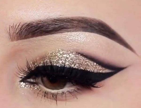مدل آرایش چشم لایت ساده و ملایم بسیار زیبا و خیره کننده