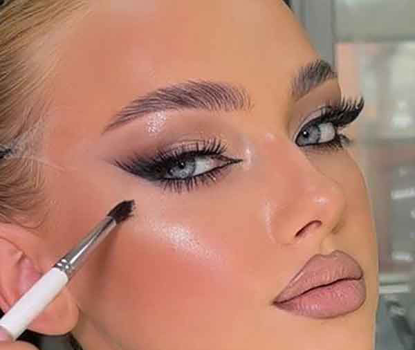 مدل آرایش چشم ملایم دخترانه ساده جذاب و خیره کننده