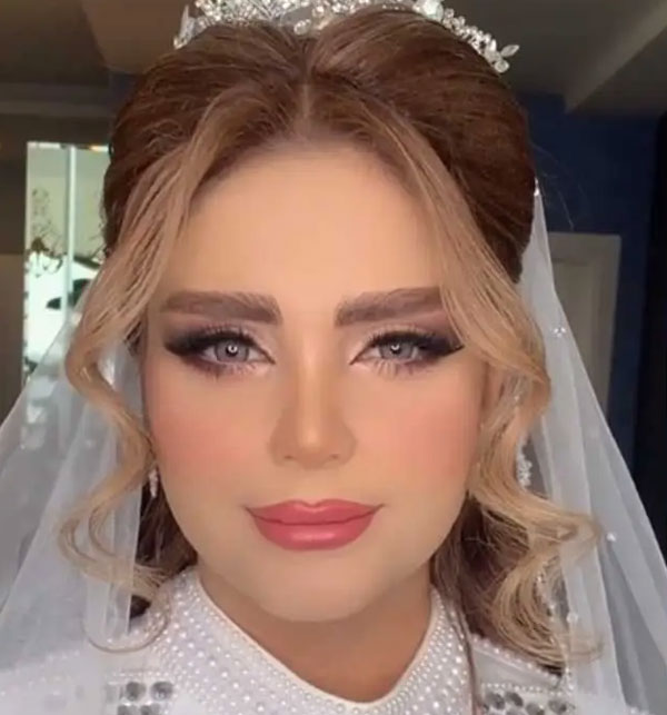 مدل آرایش صورت گرد شیک و ساده با تکنیک روز دنیا