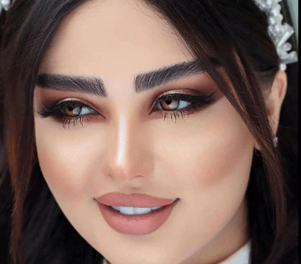 مدل آرایش صورت گرد شیک و ساده با تکنیک روز دنیا