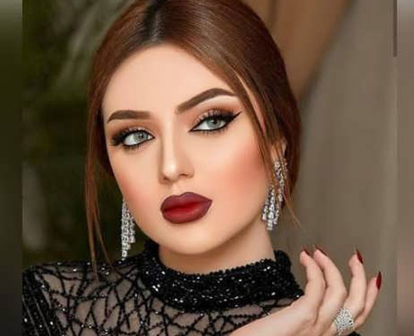 مدل آرایش صورت گرد شیک و ساده با تکنیک روز دنیا
