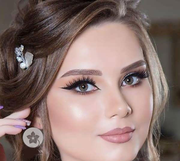 مدل آرایش صورت گرد شیک و ساده با تکنیک روز دنیا