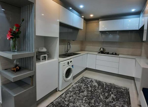 مدل کابینت آشپزخانه ایرانی جدید با ترکیب چوب و هایگلاس بسیار خاص