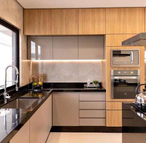 مدل کابینت های گلاس بسیار شیک با رنگ سفید و طوسی
