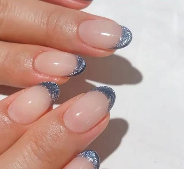 مدل طراحی ناخن اداری ساده بسیار زیبا مخصوص خانم های شاغل