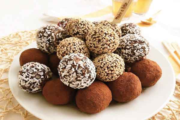 ترافل خرما با ارده ترافل خرما با آرد طرز تهیه ترافل خرما مجلسی طرز تهیه ترافل خرما شکلاتی ترافل خرما دیجی کالا ترافل خرما ساده ترافل خرما شف طیبه طرز تهیه ترافل خرما رژیمی