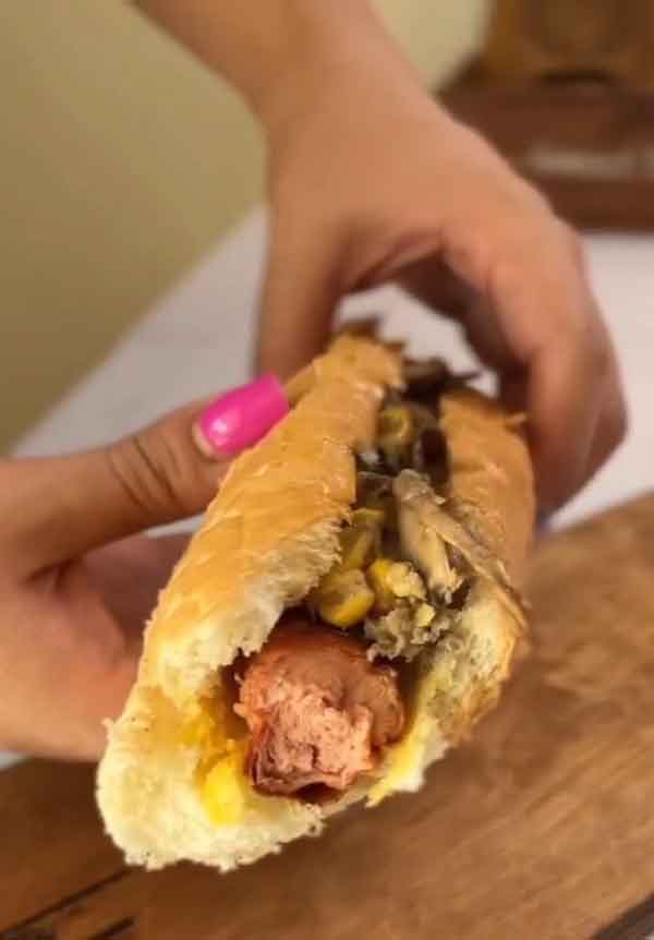 طرز تهیه هات داگ فست فودی فیلم طرز تهیه هات داگ ساده روش سرخ کردن هات داگ فیلم طرز تهیه هات داگ با قارچ و پنیر طرز تهیه هات داگ بدون فر طرز تهیه هات داگ پنیری در توستر طرز تهیه سوسیس هات داگ خانگی عکس هات داگ تنوری