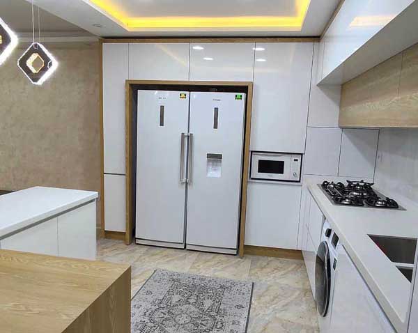 هایگلاس مدل کابینت آشپزخانه ایرانی جدید با رنگ پرطرفدار سفید شیک و لاکچری