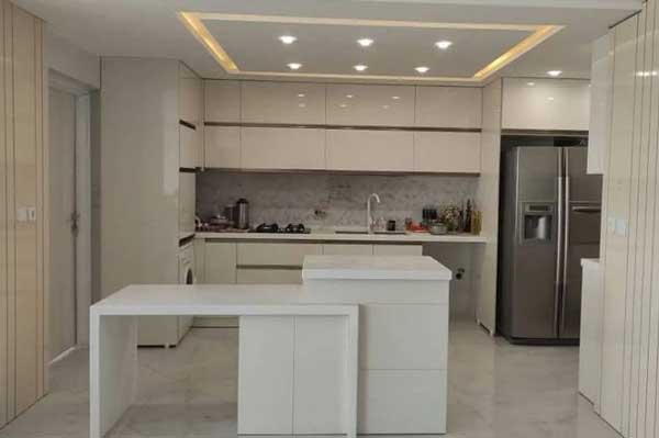 هایگلاس مدل کابینت آشپزخانه ایرانی جدید با رنگ پرطرفدار سفید شیک و لاکچری