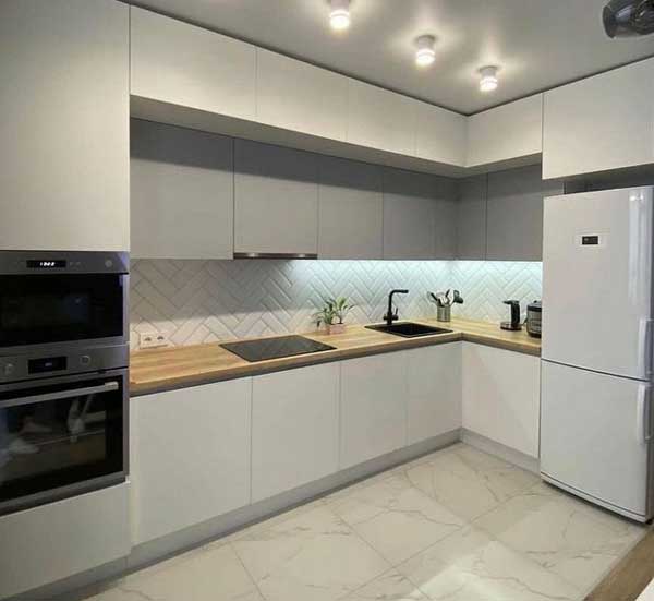 هایگلاس مدل کابینت آشپزخانه ایرانی جدید با رنگ پرطرفدار سفید شیک و لاکچری