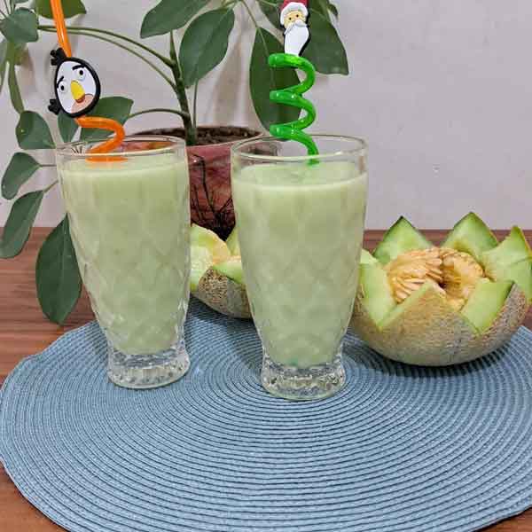 شیک طالبی کافی شاپی شیک طالبی بدون بستنی طرز تهیه شیک طالبی و موز اسموتی طالبی طرز تهیه شیک طالبی بدون طالبی تزیین شیک طالبی شیک طالبی و توت فرنگی شیک طالبی نی نی سایت