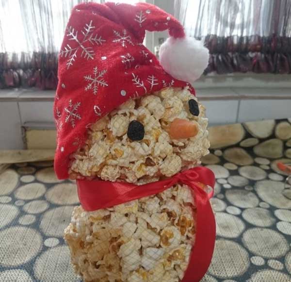 تزیین پفیلا شب یلدا به صورت آدم برفی و مدل های مختلف بسیار زیبا