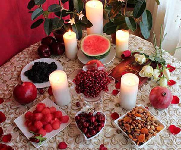تزیین شب یلدا + زیباترین ایده ها برای تزیین سفره یلدا سال ۱۴۰۲