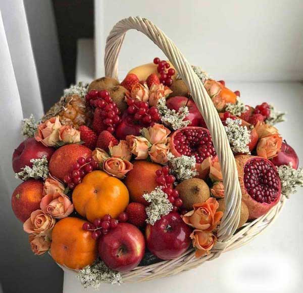 تزیین سیب برای شب یلدا بسیار زیبا به روزترین میوه آرایی یلدایی