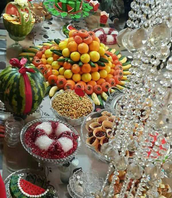 تزیین سفره شب یلدا لاکچری با هنر میوه آرایی بسیار زیبا و خاص
