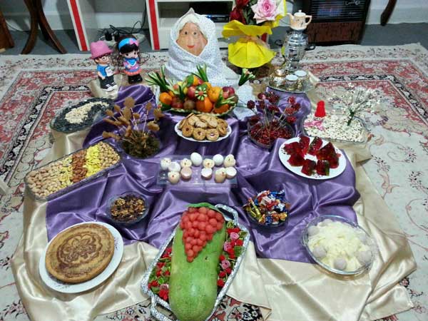 تزیین سفره شب یلدا لاکچری با هنر میوه آرایی بسیار زیبا و خاص