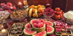 تزیین سفره شب یلدا + زیباترین سفره های شب یلدا که تاکنون دیده اید
