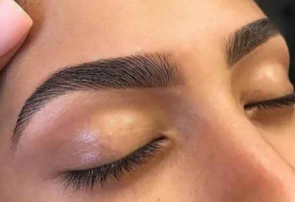 مدل ابرو دخترانه ۱۴۰۲ پهن بسیار زیبا مناسب همه نوع فرم صورت
