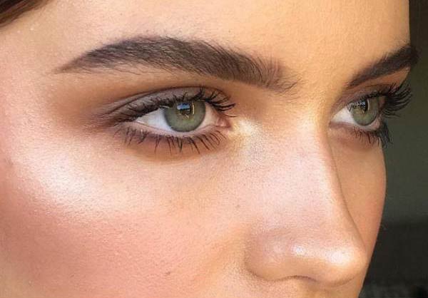 مدل ابرو دخترانه ۱۴۰۲ پهن بسیار زیبا مناسب همه نوع فرم صورت