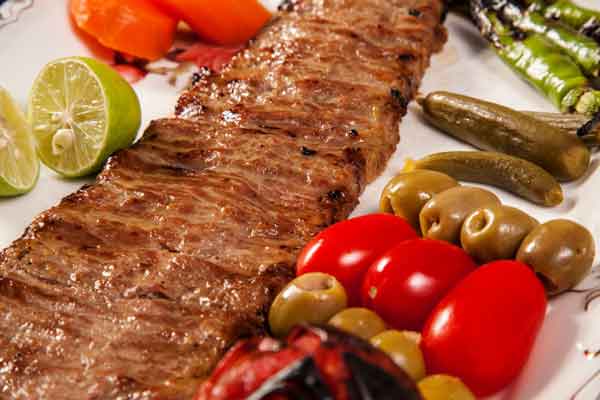  فوت و فن کباب برگ علت سفت شدن کباب برگ طرز تهیه کباب برگ رستورانی طرز تهیه کباب برگ با گوشت گوساله ادویه مخصوص کباب برگ برای نرم شدن گوشت کباب برگ طرز تهیه کباب برگ روی توری طرز تهیه کباب برگ بدون سیخ