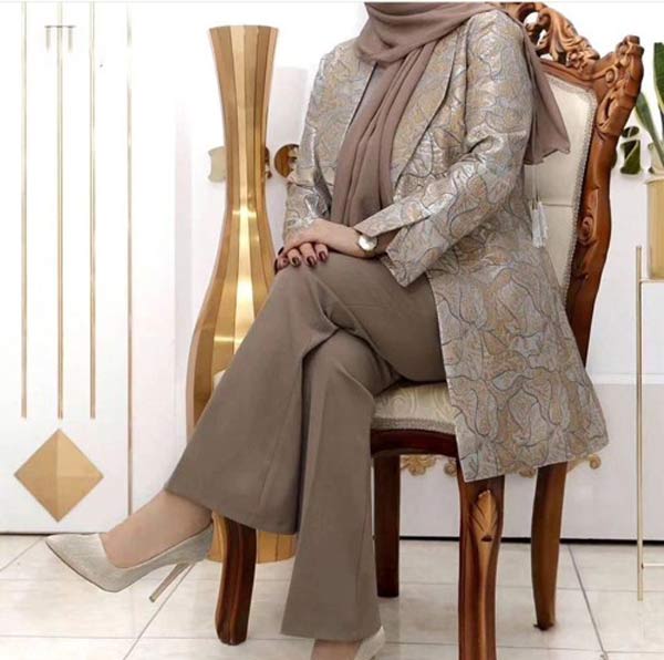 مدل مانتو بهاره برای عید 1403 شیک ترین و جدیدترین مدل های مانتو زنانه عید امسال