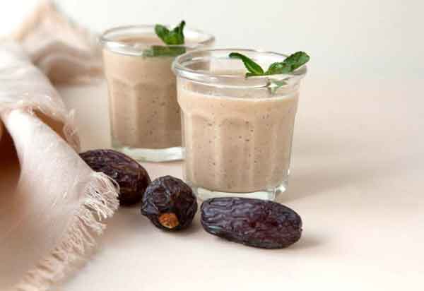 با موز و خرما چی درست کنم طرز تهیه اسموتی موز و سیب طرز تهیه اسموتی صبحانه اسموتی شیر بادام و خرما رول موز و خرما اسموتی کاهو و خرما ترکیب موز و خرما برای کودک اسموتی شیر موز