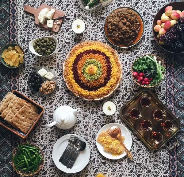 مدل سفره افطار ساده ترین و شکیل ترین ایده ها برای چیدن سفره افطار ماه رمضان امسال