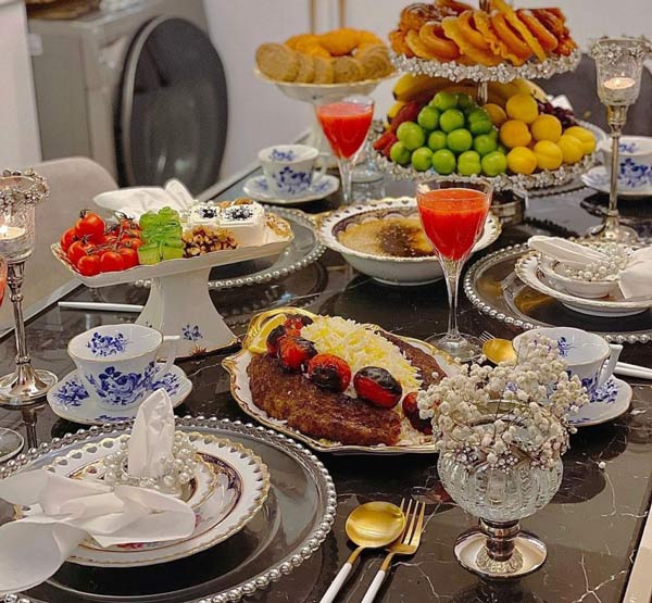 مدل سفره افطار ساده ترین و شکیل ترین ایده ها برای چیدن سفره افطار ماه رمضان امسال