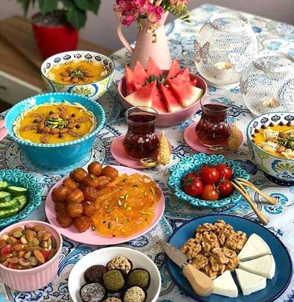 مدل سفره افطار ساده ترین و شکیل ترین ایده ها برای چیدن سفره افطار ماه رمضان امسال