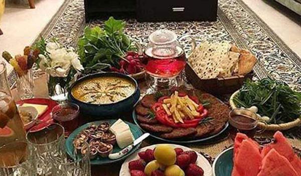 مدل سفره سحر با دیزاین ساده و غذاهای سبک برای ماه رمضان امسال