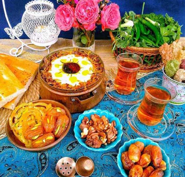 مدل سفره سحر با دیزاین ساده و غذاهای سبک برای ماه رمضان امسال