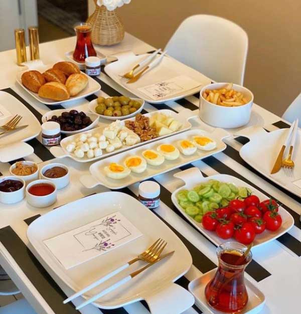 سفره افطار ساده با چیدمان بسیار زیبا برای ماه مبارک رمضان