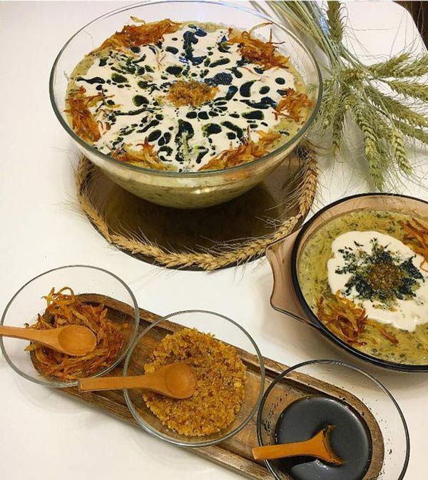تزیین آش برای ماه رمضان زیباترین و ساده ترین ایده ها برای تزیین آش ماه رمضان با کشک و نعناع داغ