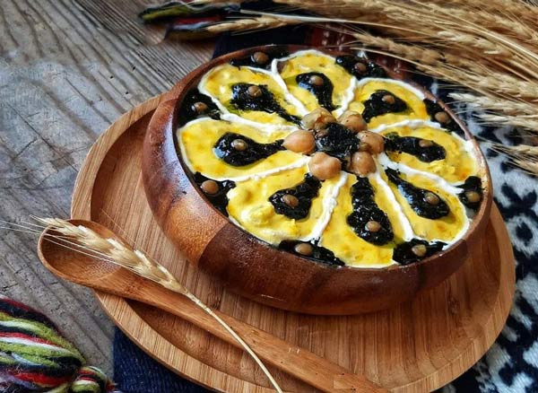 تزیین آش برای ماه رمضان زیباترین و ساده ترین ایده ها برای تزیین آش ماه رمضان با کشک و نعناع داغ