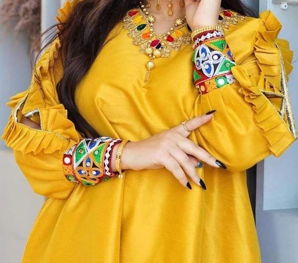 آینه دوزی روی لباس بلوچی + جدیدترین و زیباترین مدل لباس سنتی بلوچی با هنر آینه دوزی
