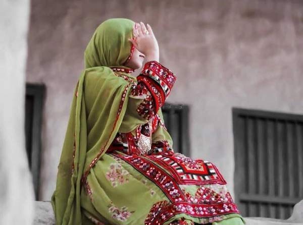 آینه دوزی روی لباس بلوچی + جدیدترین و زیباترین مدل لباس سنتی بلوچی با هنر آینه دوزی