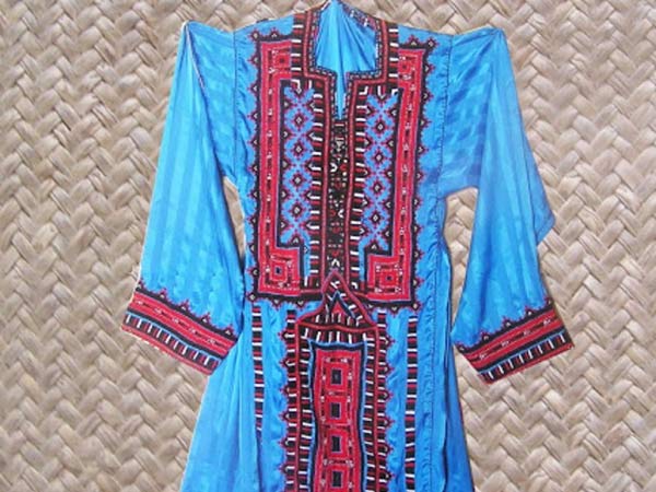 آینه دوزی روی لباس بلوچی + جدیدترین و زیباترین مدل لباس سنتی بلوچی با هنر آینه دوزی