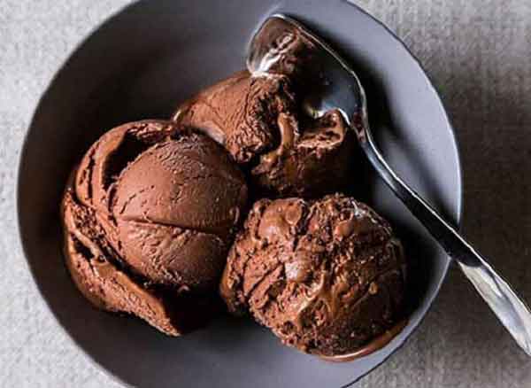 طرز تهیه بستنی کاکائویی با پودر کاکائو بستنی شکلاتی فوری طرز تهیه بستنی شکلاتی چوبی طرز تهیه بستنی در 5 دقیقه بدون خامه و ثعلب طرز تهیه بستنی شکلاتی برای 4 نفر طرز تهیه بستنی کاکائویی با ثعلب طرز تهیه بستنی شکلاتی بدون ثعلب و خامه طرز تهیه بستنی کاکائویی با پودر کاکائو بدون ثعلب
