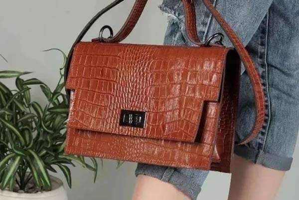 مدل کیف چرم دست دوز زنانه جدید + شیک ترین و خاص ترین مدل های کیف چرم زنانه را اینجا ببینید