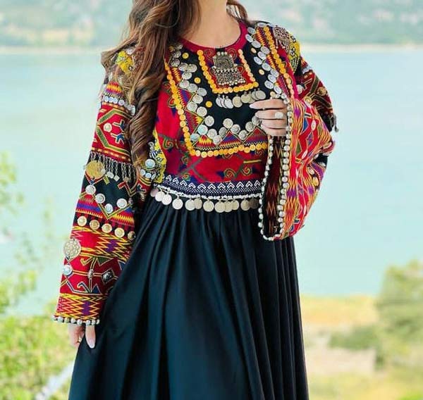 مدل لباس مجلسی آینه دوزی + زیباترین و باکلاس ترین مدل های لباس مجلسی با هنر آینه دوزی