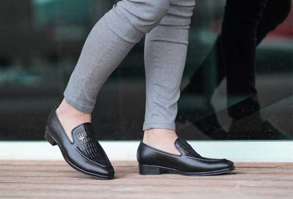با کفش لوفر چه شلواری بپوشیم + نکاتی برای راهنمایی ست کردن شلوار با کفش لوفر